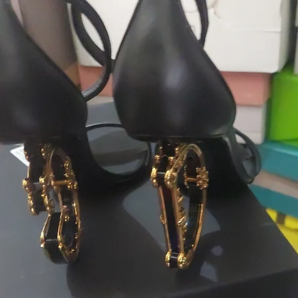 Dolce & Gabbana Women's D & G Sculpted - Picture 3 of 12